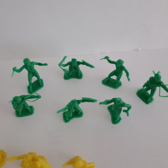 Vintage Plastic Toys Native American and Cowboy Figures - Picture 12 of 14
